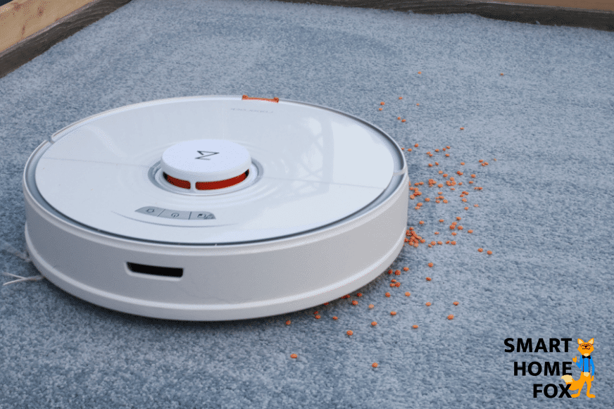 Roborock S7 removes lentils from a high pile carpet in the suction test 